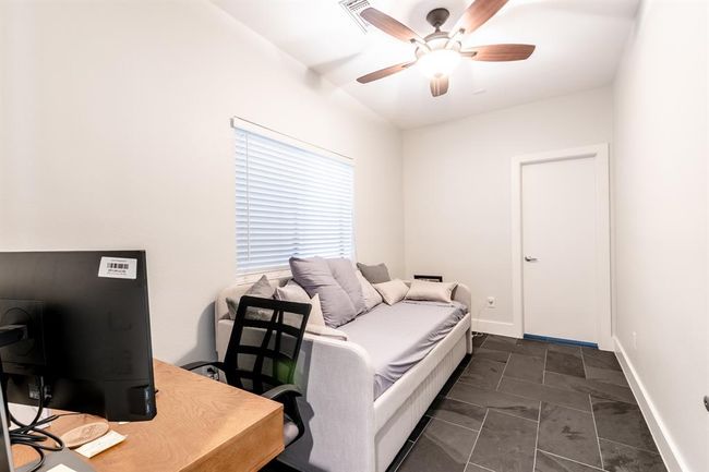 B - 4104 Spencer St, House other with 3 bedrooms, 4 bathrooms and 2 parking in Houston TX | Image 5