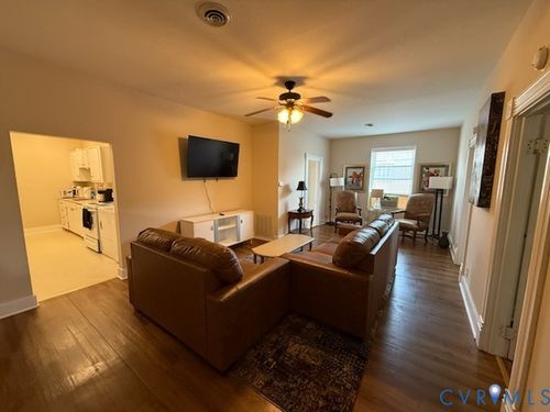 b-101 S Main St, BLACKSTONE, VA, 23824-1841 | Card Image