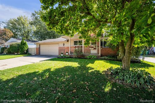 30803 Pierce St, Garden City, MI, 48135-1479 | Card Image