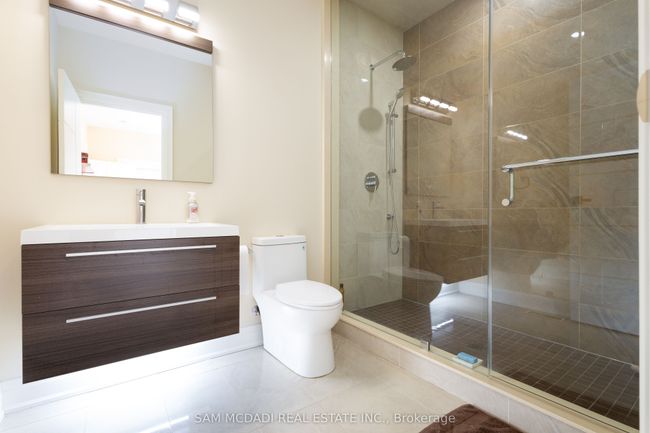 35A Broadview Ave, House attached with 3 bedrooms, 5 bathrooms and 2 parking in Mississauga ON | Image 22