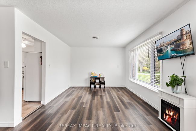 22 Tanner Rd, House other with 3 bedrooms, 3 bathrooms and 5 parking in Campbellford ON | Image 9