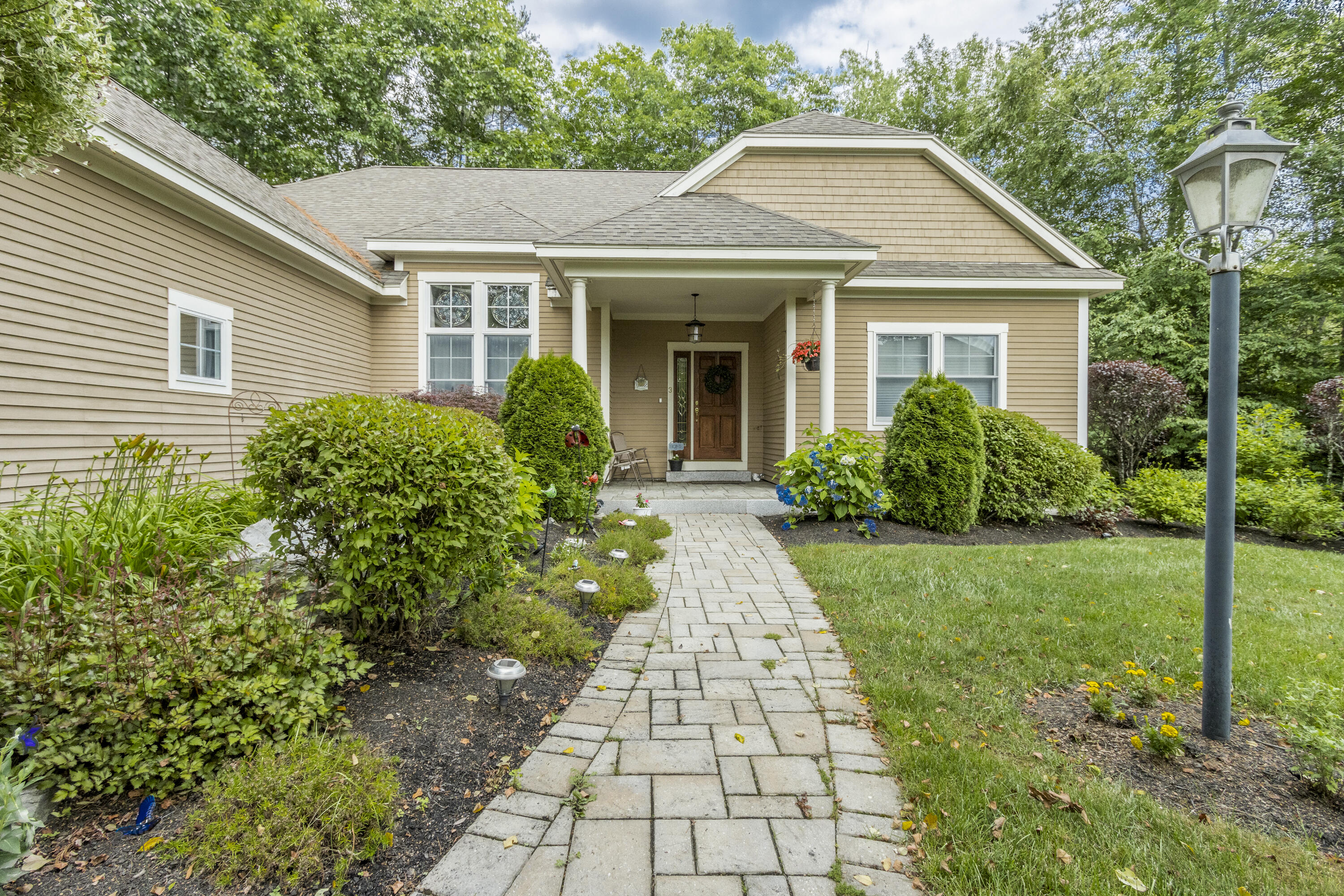 Cypress Ln, Falmouth, ME 04105