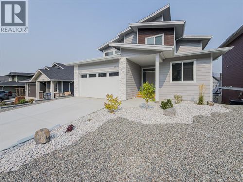 1571 Emerald Dr, Kamloops, BC, V2E0C4 | Card Image