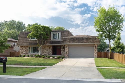 3145 Hillside Ln, Darien, IL, 60561-1688 | Card Image