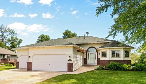 1505 14th St Se, Forest Lake, MN, 55025-3904 | Card Image