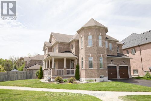 4 Berkwood Hollow, Brampton (Credit Valley), ON, L6Y0X6 | Card Image