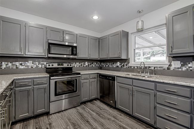502 Circleview Dr, House other with 3 bedrooms, 2 bathrooms and null parking in Mansfield TX | Image 13
