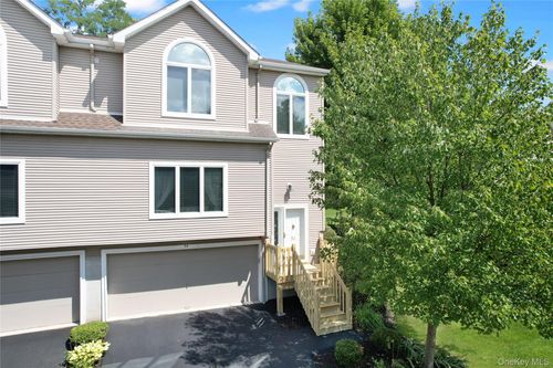 53 Leif Blvd, Congers, NY, 10920-1312 | Card Image