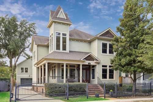 915 Oxford St, Houston, TX, 77008-7013 | Card Image