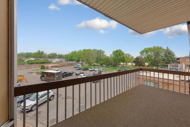 9 Porch.jpg | Image 9