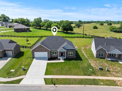 202 Max Cavnes Rd, Danville, KY, 40422-8736 | Card Image