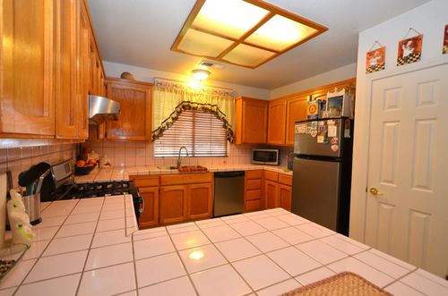 225 Stonewood Drive, Los Banos, CA, 93635 | Card Image