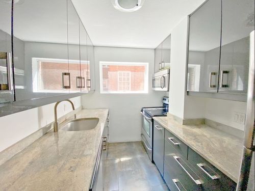 207-29 Concord Ave, Cambridge, MA, 02138-2329 | Card Image