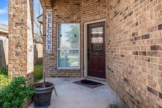 18720 Stewart Hill Dr, House other with 3 bedrooms, 2 bathrooms and 2 parking in Montgomery TX | Image 4