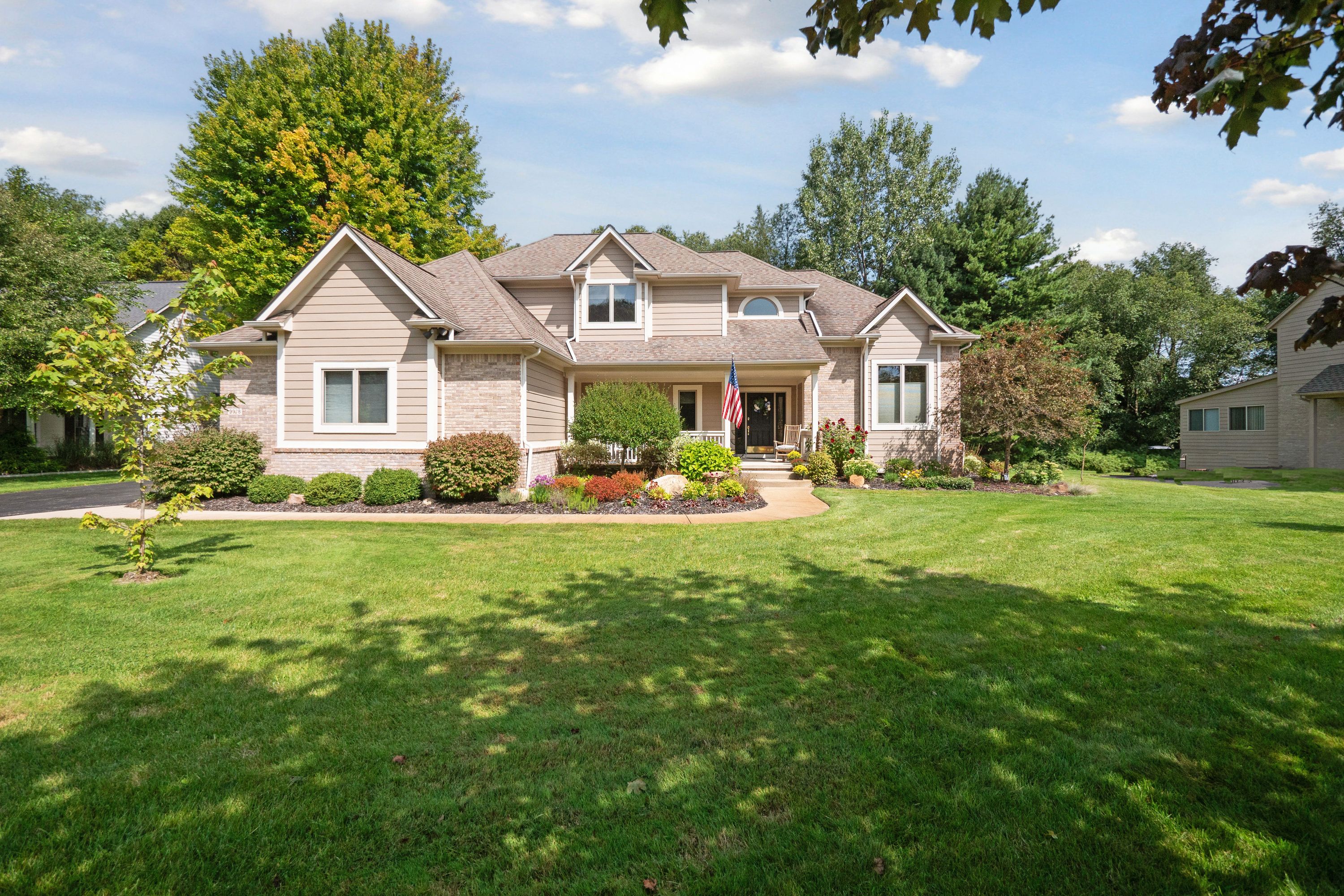 Pebble Creek Ct, Davisburg, MI 48350