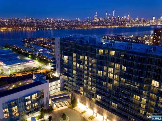 320 Adolphus Ave, Condo with 3 bedrooms, 4 bathrooms and null parking in Cliffside Park NJ | Image 33