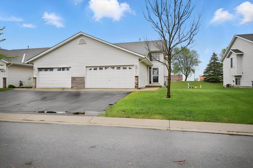 140 Cedar Cove Ln, Owatonna, MN, 55060-4227 | Card Image