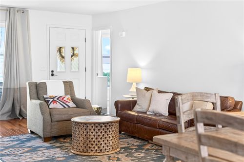 4 Joanie Ln, Bella Vista, AR, 72715-8817 | Card Image