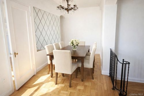 3h-72-15 37th Avenue, New York, NY, 11372 | Card Image