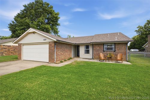 426 Burbank St, Muskogee, OK, 74403-8301 | Card Image