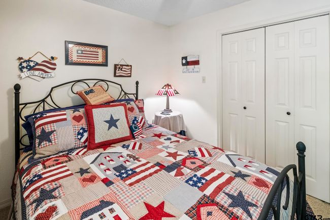 944 Clear Water Trl, House other with 3 bedrooms, 2 bathrooms and null parking in Holly Lake Ranch TX | Image 19