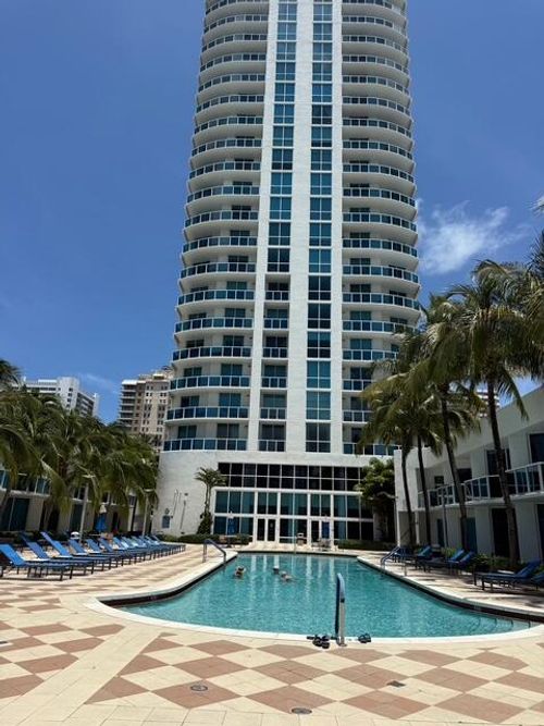 509-1945 S Ocean Dr, Hallandale Beach, FL, 33009-6061 | Card Image
