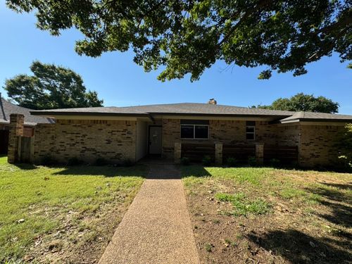 1922 Kensington Dr, Carrollton, TX, 75007-2440 | Card Image