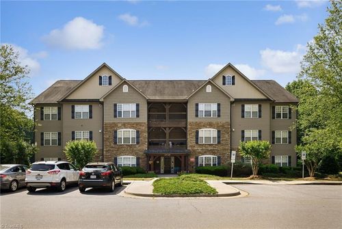 3b-4732 Tatton Park Cir, Winston-Salem, NC, 27103-5290 | Card Image