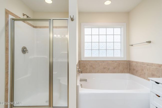 310 Pettigrew Ln, House other with 4 bedrooms, 3 bathrooms and 2 parking in Jacksonville NC | Image 36