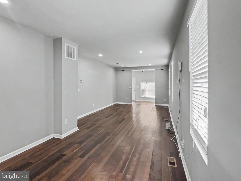 Commercial Sale in BALTIMORE 4