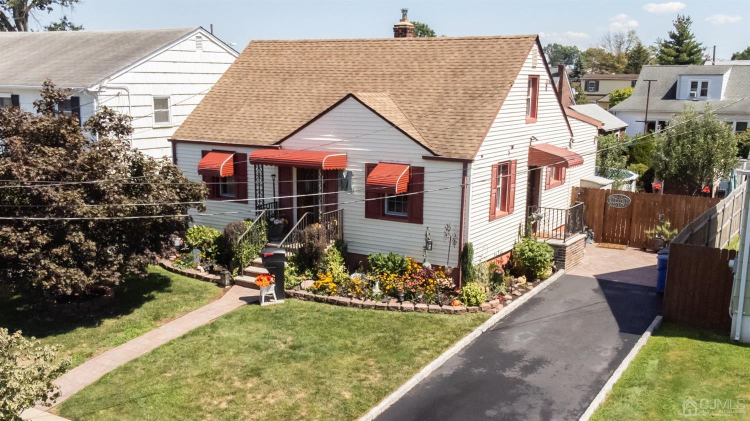 Orchard St, Carteret, NJ 07008