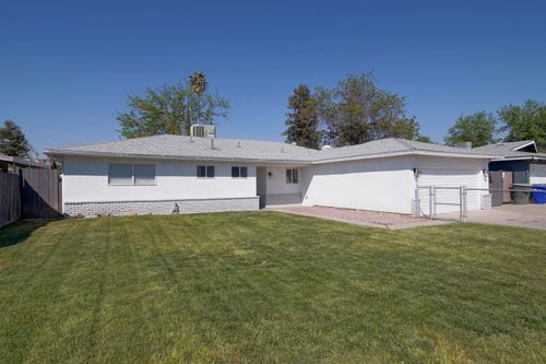 1690 W Kanai Ave, Porterville, CA, 93257-1862 | Card Image