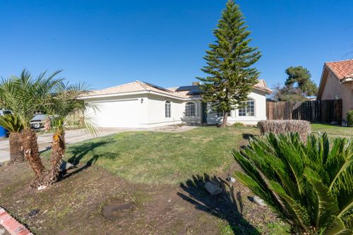 906 Don Medico Dr, Hanford, CA, 93230-6708 | Card Image