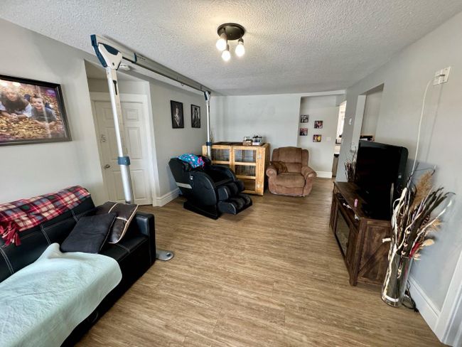 1203 42 Avenue N, Home with 3 bedrooms, 1 bathrooms and 6 parking in Lethbridge AB | Image 10