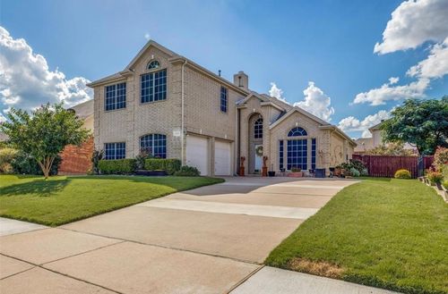 5231 Kathryn Dr, Grand Prairie, TX, 75052-8544 | Card Image