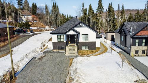 651Z Rue Des Mésanges, Sainte Agathe des Monts, QC, J8C0J4 | Card Image