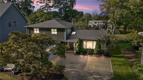 29074 Lincoln Rd, Bay Village, OH, 44140-1941 | Card Image