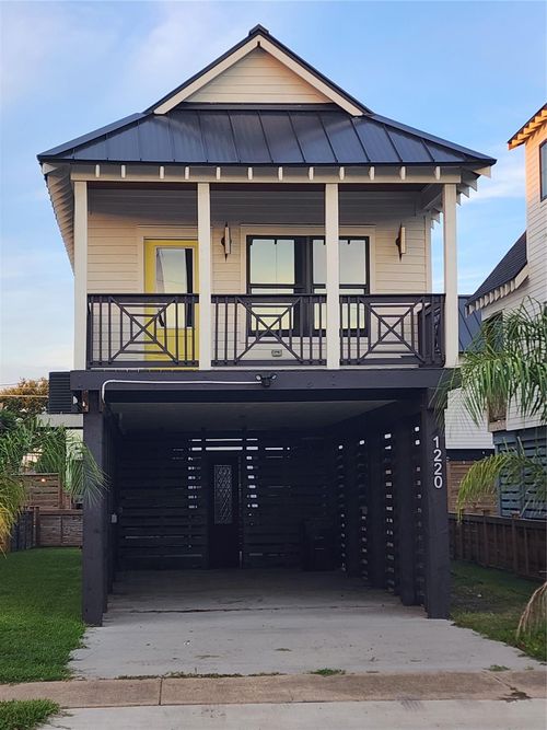 1220 32nd St, Galveston, TX, 77550-4323 | Card Image
