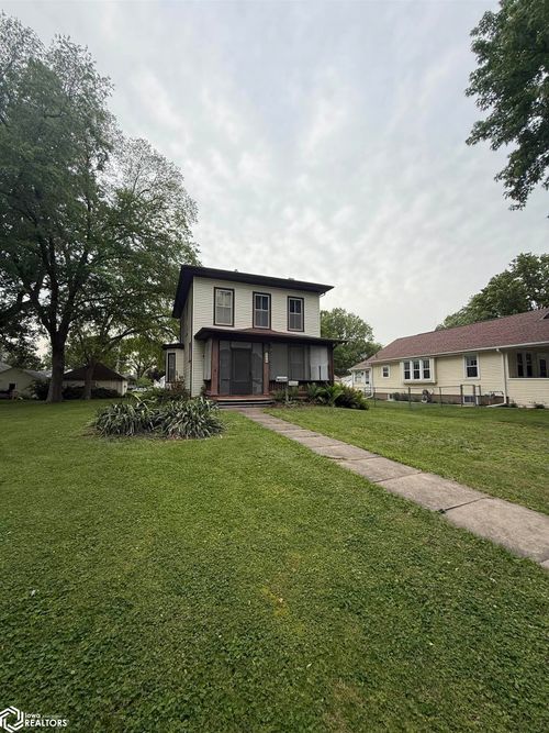 1015 S Starr Ave, Burlington, IA, 52601-3111 | Card Image