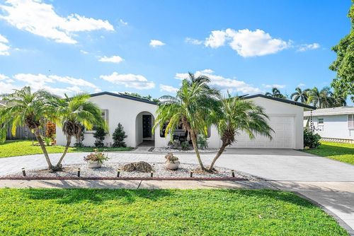 9040 Nw 20th St, Pembroke Pines, FL, 33024-3211 | Card Image