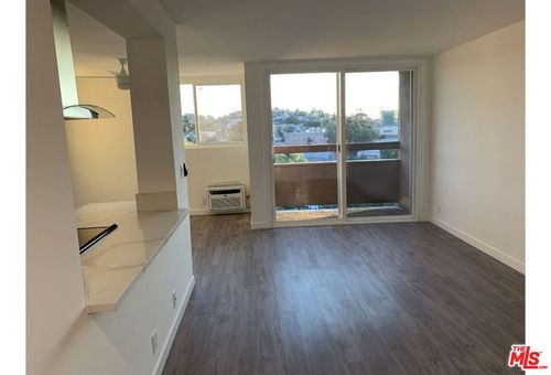 306-3461 Waverly Drive, Los Angeles, CA, 90027 | Card Image