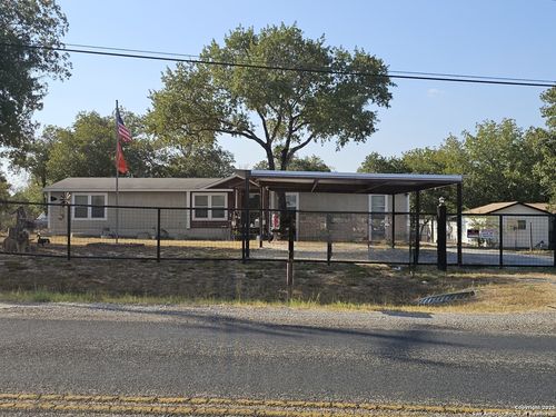 22025 Priest Rd, Elmendorf, TX, 78112-6051 | Card Image