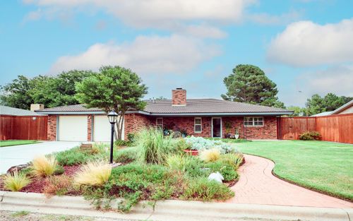 1612 Avenue H, Abernathy, TX, 79311-2108 | Card Image