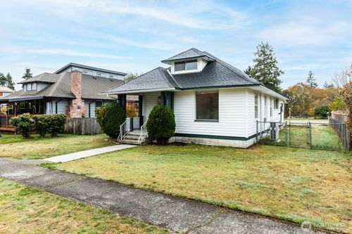 602 Louviers Ave, Dupont, WA, 98327-9021 | Card Image