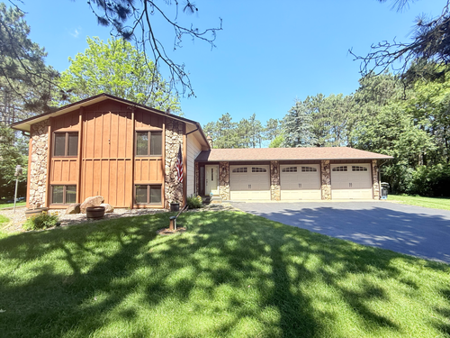 7829 Lois Ln, Circle Pines, MN, 55014-1046 | Card Image