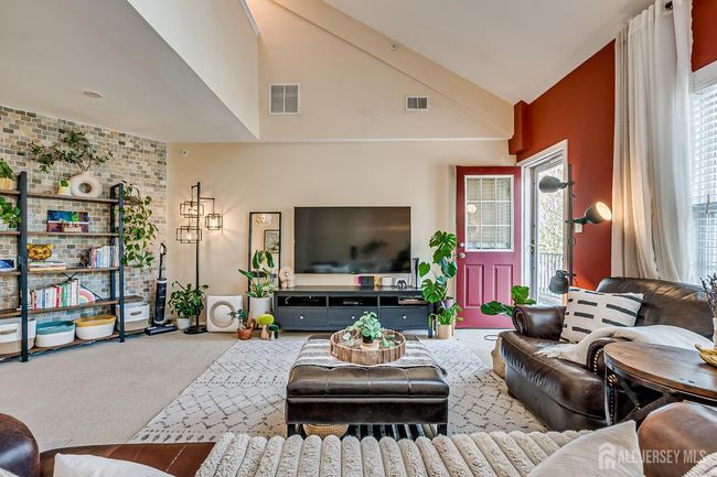 52 Central Square Park, Townhouse with 2 bedrooms, 2 bathrooms and null parking in Metuchen NJ | Image 16