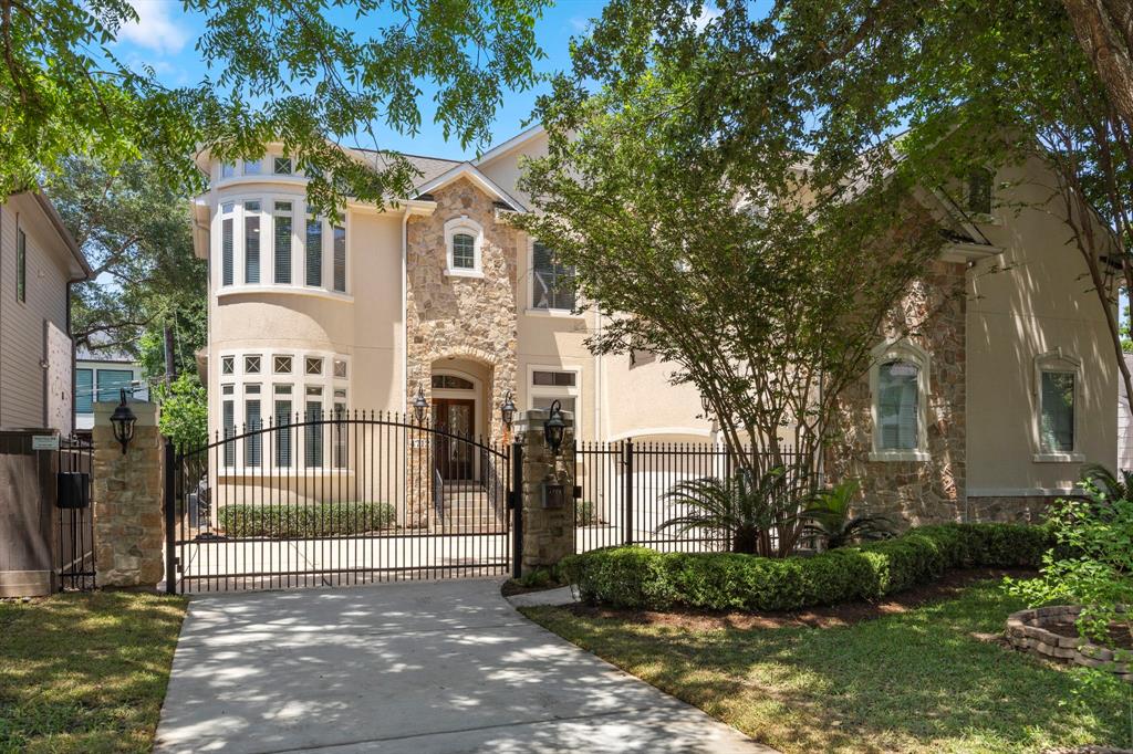 Laurel St, Bellaire, TX 77401