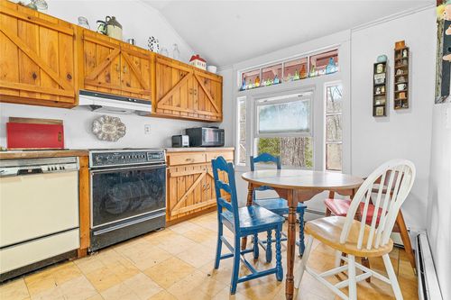 9 Eagle Trl, Wurtsboro, NY, 12790-7106 | Card Image