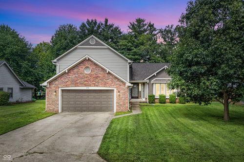 8448 Seattle Slew Ln, Indianapolis, IN, 46217-4896 | Card Image
