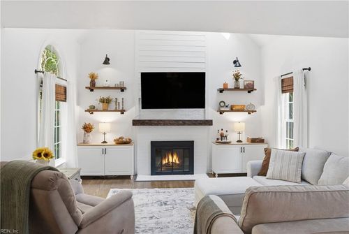 109 Spinnaker Run Ct, Smithfield, VA, 23430-5620 | Card Image